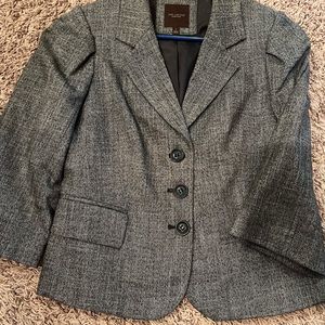 The limited 3/4 sleeve jacket